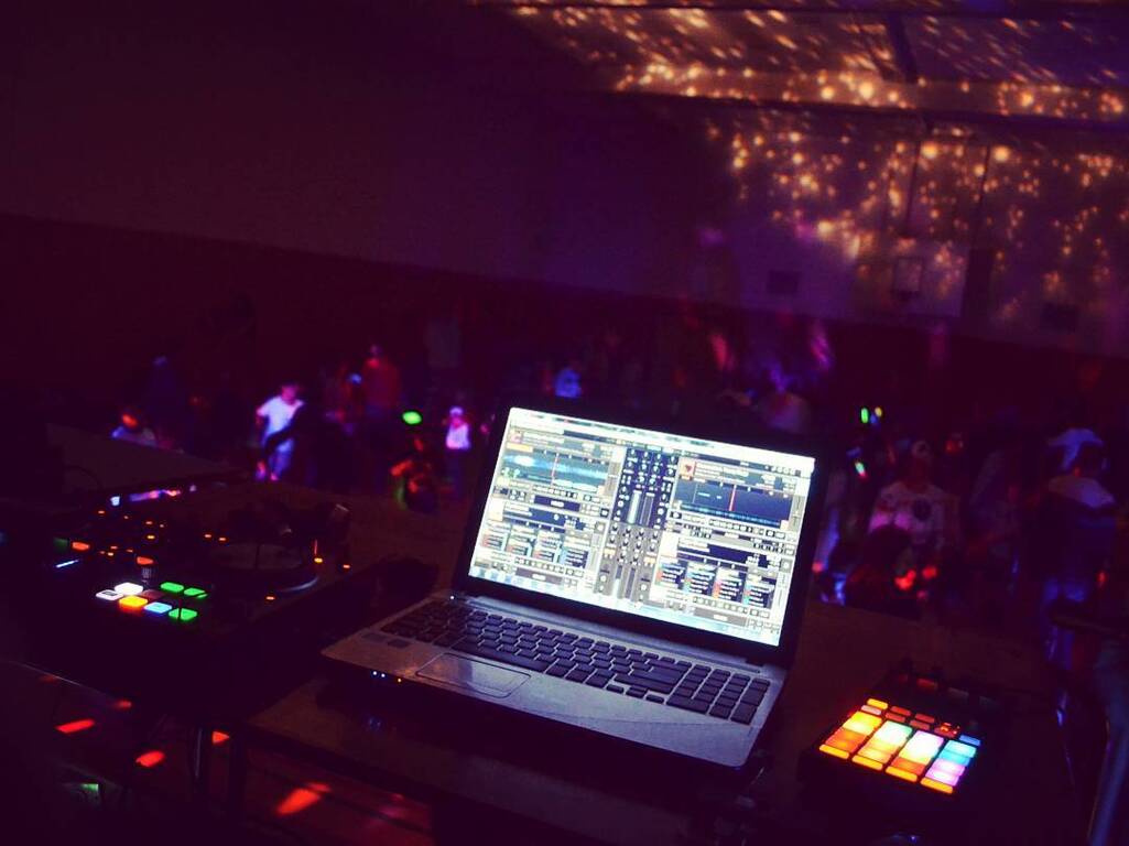 First In Entertainment DJ